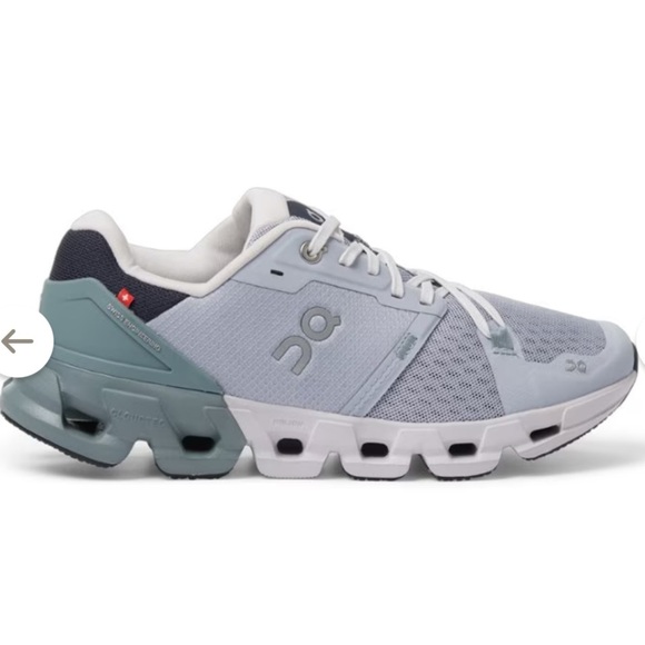 ON Running Cloudflyer 4 Sneakers size 9 - Picture 1 of 12